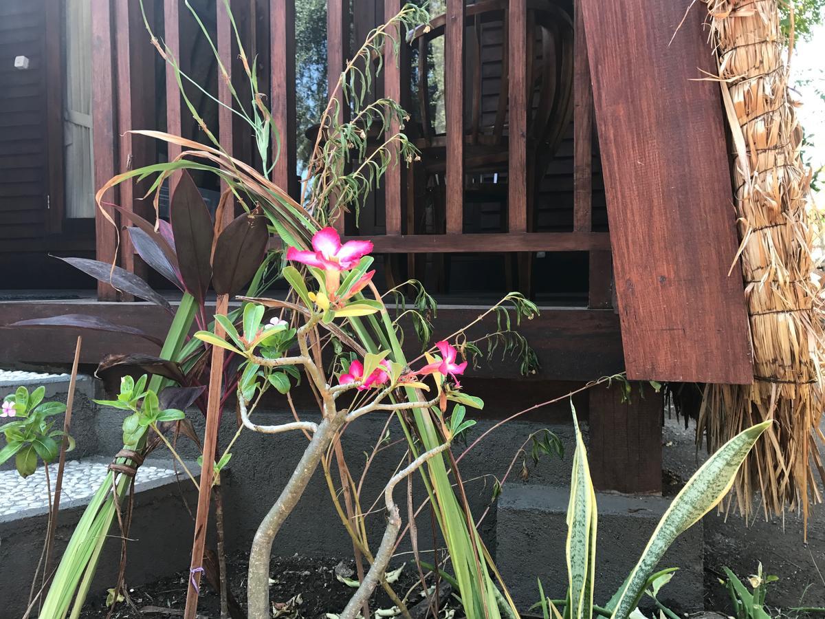 Meno Madia Bungalows Gili Meno Exterior photo